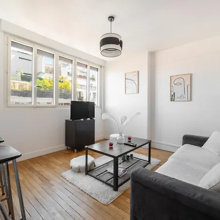Bright 1bdr Retreat In 15th Apartment *